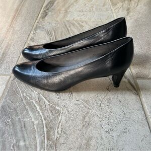 NWOB Stuart Weitzman Chic Pump Black Nappa Leather Heels Size 9.5N (Narrow)